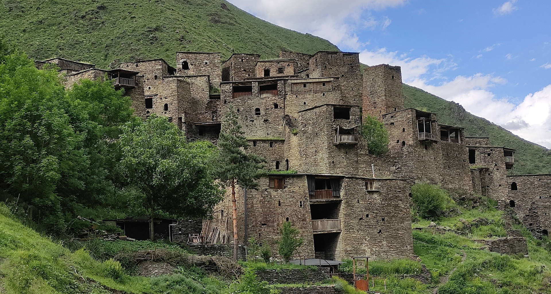 Khevsureti on the Greater Caucasus - fortified villages of Schatili and Muzo